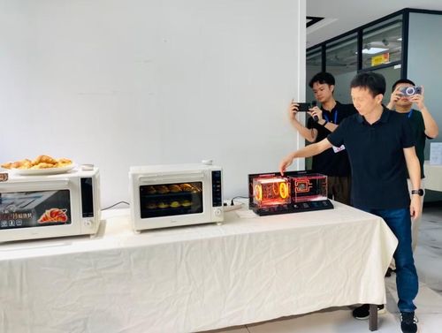 Các dòng sản phẩm mới của Midea. Ảnh: Tư Hiền.