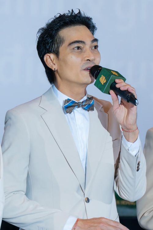 Đạo diễn Tấn Hoàng Thông và Khương Ngọc kết hợp trong dự án mới.