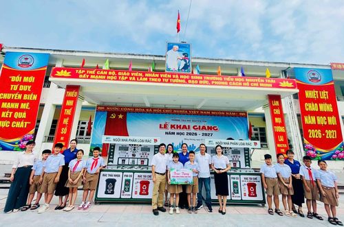 Công ty Điện lực AES Mông Dương trao tặng “Ngôi nhà phân loại rác” cho Trường TH Nguyễn Trãi
