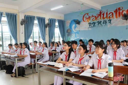 Đến tháng 12/2022, Hà Tĩnh được Bộ GD&ĐT công nhận đạt chuẩn phổ cập giáo dục THCS mức độ 3.
