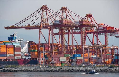 Cảng container ở Vancouver, British Columbia, Canada, ngày 25/8/2026. Ảnh: THX/TTXVN phát