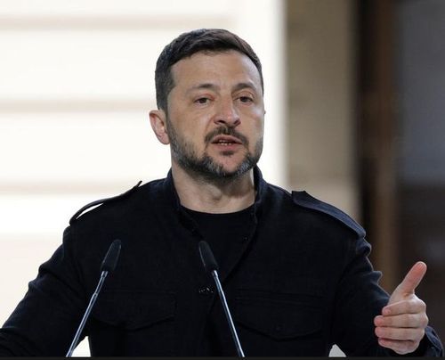 Tổng thống Ukraine Volodymyr Zelensky. Ảnh: The Guardian