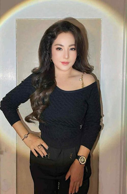Thúy Nga từng bị kẻ gian lấy cắp thông tin và mất 4.000 USD.