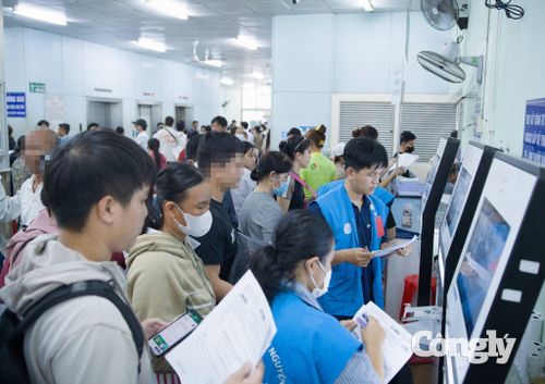 Trong tổng số 10.000 lượt người bệnh được tiếp nhận ngày 7/9, có 8.819 lượt khám ngoại trú và 1.181 lượt điều trị trong ngày.
