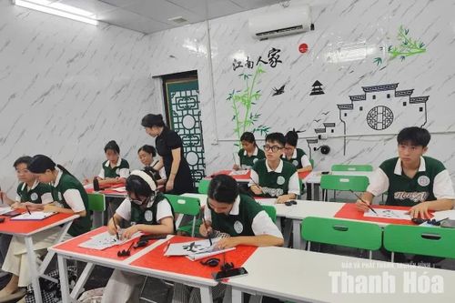 Không chỉ học ngôn ngữ, học viên còn được tiếp cận các hoạt động trải nghiệm văn hóa Trung Quốc.