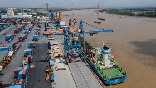 Hải quan tịch thu hơn 15.300 tỷ đồng hàng hóa vi phạm. Ảnh: Việt Dũng