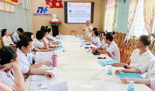 Các học viên được cập nhật kiến thức tại lớp đào tạo.