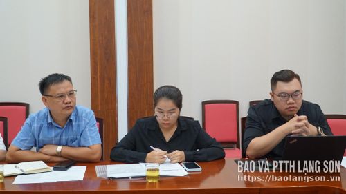 Các thành viên Ban Cưỡng chế tham gia buổi đối thoại
