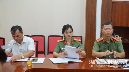 Các thành viên Ban Cưỡng chế tham gia buổi đối thoại