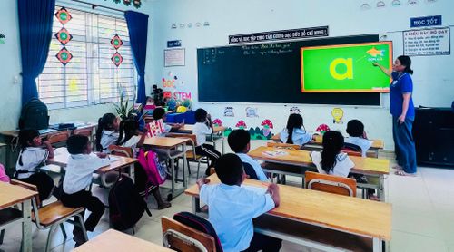 Học sinh Trường Tiểu học Mỹ Thạnh (xã Hàm Thạnh) học Tiếng Việt trước khi vào lớp 1