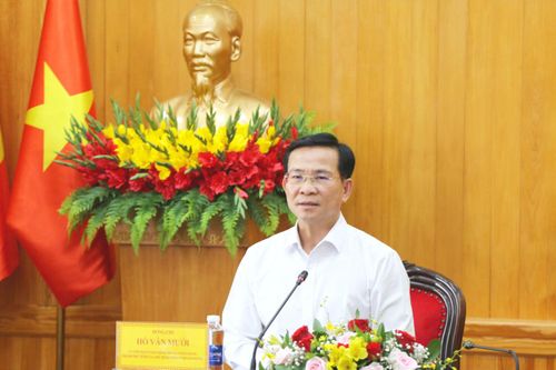 Ủy viên Ban Chấp hành Trung ương Đảng, Phó Bí thư Tỉnh ủy, Chủ tịch UBND tỉnh Lâm Đồng Hồ Văn Mười yêu cầu việc bình xét phải bảo đảm tinh thần khách quan, công bằng, xứng đáng với thành tích của mỗi cá nhân