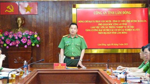 Đại tá Trần Văn Mười, Phó Giám đốc Công an tỉnh phát biểu kết luận buổi làm việc