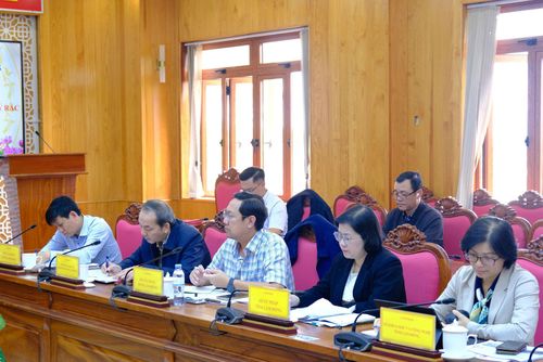 Đại diện lãnh đạo các sở, ngành tham dự buổi làm việc