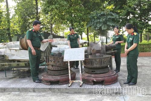 Hiện vật xác máy bay F-105 của Mỹ bị bắn rơi ở Sinh Tàn đang trưng bày tại Bảo tàng Quân khu 2.