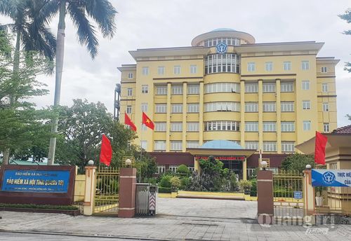 Thanh tra tỉnh yêu cầu Bảo hiểm xã hội tỉnh cùng với Sở Y tế tập huấn, hướng dẫn các quy định mới về thanh toán chi phí khám, chữa bệnh bảo hiểm y tế cho các phòng khám đa khoa - Ảnh: B.T