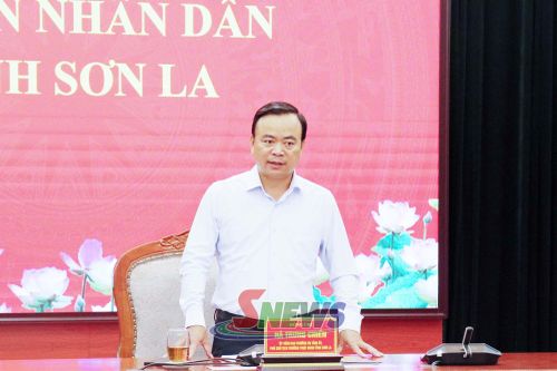 Đồng chí Hà Trung Chiến, Ủy viên Ban Thường vụ Tỉnh ủy, Phó Chủ tịch Thường trực UBND tỉnh chủ trì cuộc làm việc.