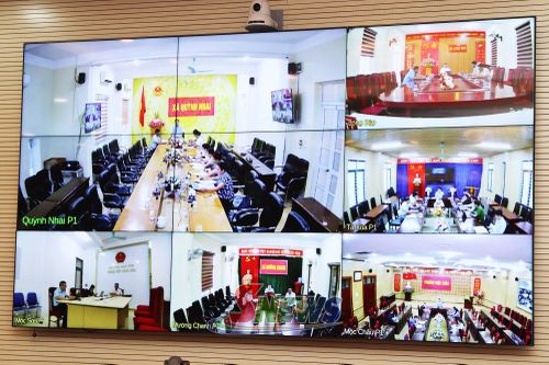 Cuộc họp được kết nối với các điểm cầu trực tuyến của 14 xã, phường.