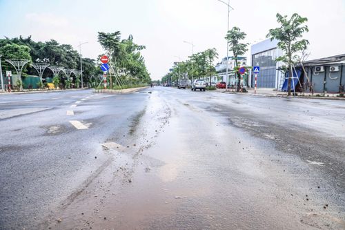 Trước đó, Công ty TNHH Đầu tư xây dựng Hoàng Mai - Hà Nội đã thường xuyên nhắc nhở bằng văn bản, gọi điện trao đổi với nhà thầu, thậm chí gửi văn bản cho chủ đầu tư yêu cầu nhà thầu phải bảo đảm công tác vệ sinh môi trường.