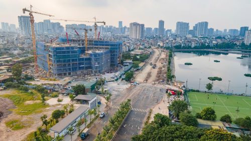 Điểm giao cắt đường Vành đai 2,5 đoạn QL1A với đoạn Đầm Hồng - Nguyễn Trãi.