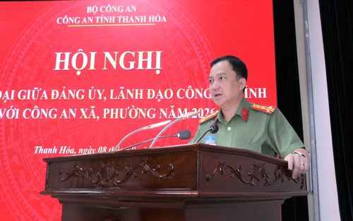 Đại tá Trần Thái Quang Hoàng, Phó Giám đốc Công an tỉnh phát biểu tại hội nghị.