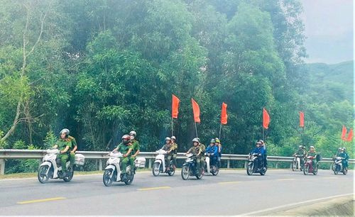 Công an xã Ba Động, tỉnh Quảng Ngãi tuyên truyền phòng chống tệ nạn ma túy trên địa bàn.