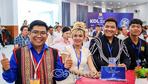 Các KOL tại Bạc Liêu về dự và tham gia, trở thành thành viên của Câu lạc bộ Niềm tin số.