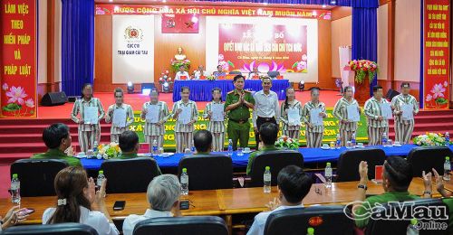 Lễ công bố và trao quyết định đặc xá của Chủ tịch nước CHXHCN Việt Nam cho phạm nhân dịp kỷ niệm ngày Giải phóng miền Nam, thống nhất đất nước (30/4) vừa qua.