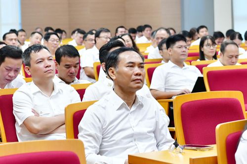 Ông Trần Văn Hảo tham dự Hội nghị toàn quốc nghiên cứu, học tập, quán triệt và triển khai thực hiện một số Nghị quyết, Chỉ thị của Bộ Chính trị. Ảnh: M. Thúy