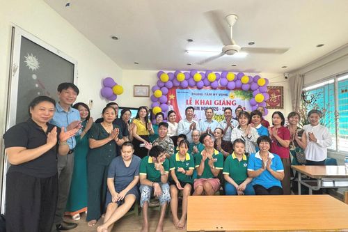 Niềm vui và sự gắn kết ở Trung tâm Hy vọng. Ảnh: Mai Hoa