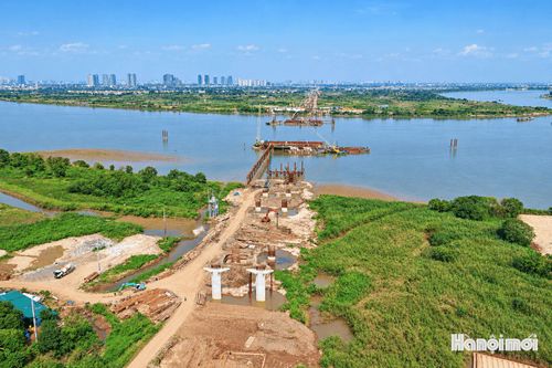 Qua đó đồng bộ các tuyến giao thông hướng tâm gồm: Trục đô thị Mê Linh, Tây Thăng Long, Đại lộ Thăng Long, đường Lê Văn Lương, cao tốc Pháp Vân - Cầu Giẽ cùng Quốc lộ 32, Quốc lộ 6 và Quốc lộ 1A.
