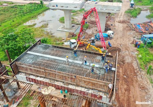 “Quá trình triển khai chúng tôi luôn thực hiện nghiêm các quy định về an toàn lao động”, anh Nam chia sẻ thêm.