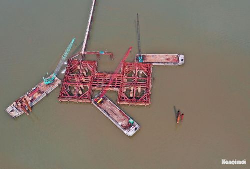 Theo thiết kế, cầu Ngọc Hồi rộng 30m, gồm 4 làn ôtô và 2 làn hỗn hợp.