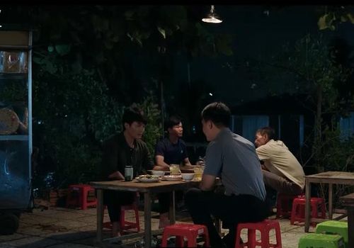 Nghi vấn của Chơn và Thuận đã bị ghi âm gửi cho công ty khai thác cát. Ảnh VTV
