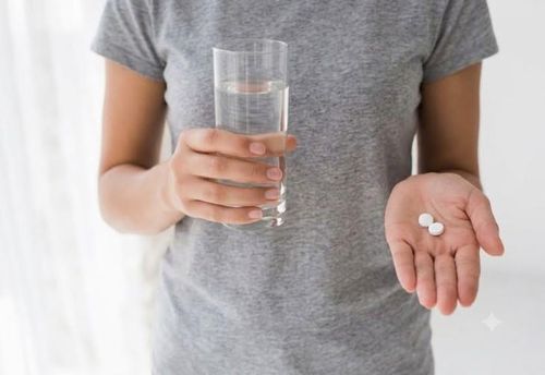 Khi dùng viên magie, nên tuân thủ liều hướng dẫn trên sản phẩm hoặc liều do bác sĩ, dược sĩ khuyến nghị. Ảnh minh họa AI.