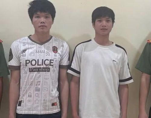 Hai đối tượng tại Công an xã Vĩnh Thanh