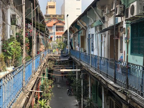  Hào Sĩ Phường là một trong những con hẻm hiếm hoi còn giữ lại kiến trúc cổ xưa và có tuổi đời khoảng hơn 100 năm. Ảnh: Lê Phong.
