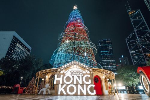 Cây thông Giáng sinh và không gian WinterFest diễn ra trong tháng 11-12. 