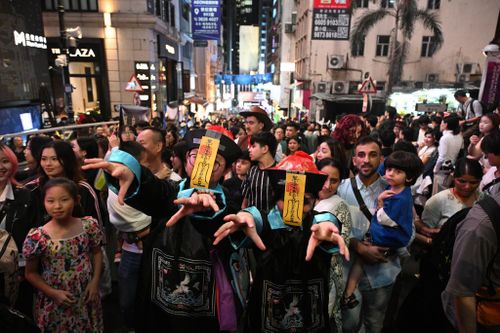  Hong Kong lần đầu tổ chức chuỗi hoạt động hóa trang quy mô toàn thành phố nhằm tạo nên không gian lễ hội sống động. 