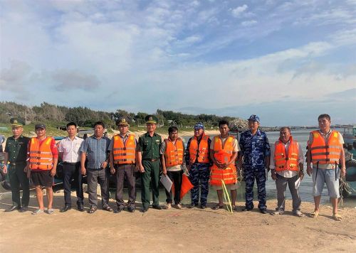 21 ngư dân cùng tàu cá được lai dắt về bờ an toàn