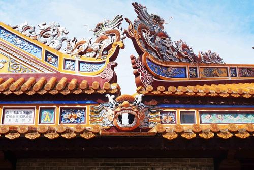 Máng xối thoát nước mưa hình rồng độc đáo, tinh tế trên mái của điện Thái Hòa trong Đại Nội Huế. Ảnh: Nguyên Lý - TTXVN