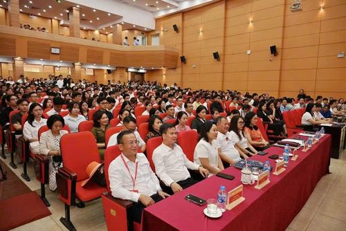 Hội trường Lớn Trường Đại học Y Hà Nội chiều nay đã dừng nhảy số, sóng livestream tắt máy và 780 chỉ tiêu bác sĩ nội trú đã chính thức có chủ. Ảnh: Đỗ Ngọc Lưu