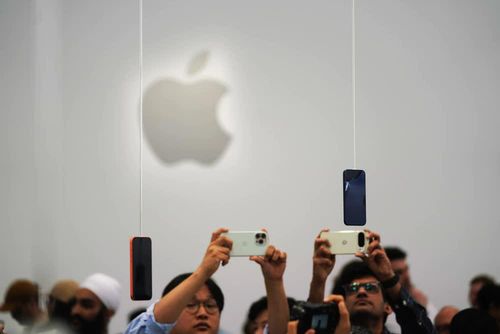 Mẫu điện thoại mới của Apple được giới thiệu tại Cupertino, California, Mỹ, ngày 9/9/2025. Ảnh: THX/TTXVN
