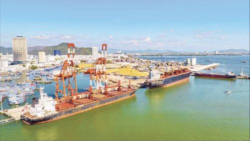 Cảng Quy Nhơn, tỉnh Gia Lai. (Ảnh: LƯƠNG TÙNG)
