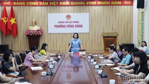 Phường Hồng Bàng, thành phố Hải Phòng cũng như nhiều địa phương khác trong cả nước thường xuyên trao đổi, chia sẻ, rút kinh nghiệm trong quá trình thực thi nhiệm vụ để bộ máy công quyền hoạt động hiệu năng, hiệu lực, hiệu quả, phục vụ người dân ngày càng tốt hơn.