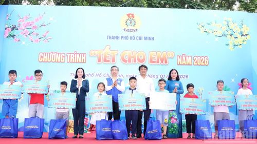 Những chủ trương, chính sách ngày càng được cụ thể hóa bằng các hoạt động thiết thực, ý nghĩa. Đây là một trong những hoạt động của chương trình chăm lo Tết cho người dân trên địa bàn Thành phố Hồ Chí Minh. Qua đó cho thấy thành phố đang làm tốt công tác an sinh xã hội, nhất là chăm lo cho các đối tượng yếu thế, đối tượng có hoàn cảnh khó khăn.