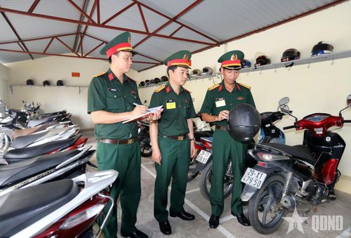 Kiểm tra công tác bảo đảm trật tự, an toàn giao thông đường bộ. 