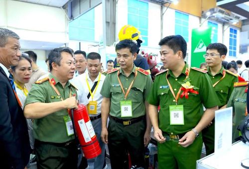 Diễn ra từ ngày 9 đến 12/9, Triển lãm quốc tế về PCCC và Cứu hộ cứu nạn 2026 có quy mô 500 gian hàng của 350 doanh nghiệp, tổ chức trong nước và quốc tế, đến từ 480 thương hiệu của 16 quốc gia và vùng lãnh thổ.