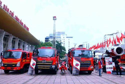 Trong thời gian diễn ra Triển lãm còn có các hoạt động tuyên truyền, trải nghiệm và thực hành kỹ năng thoát nạn, sơ cấp cứu, chữa cháy, CNCH dành cho người dân, học sinh, sinh viên. Ảnh sử dụng trong bài: Bộ Công an.