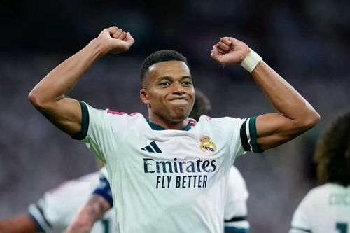 Kylian Mbappe mở tỷ số cho Real Madrid, tiếp tục ghi dấu ấn tại Champions League sau khi giành danh hiệu Vua phá lưới mùa trước. Ảnh: Getty Images.
