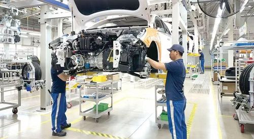 Dây chuyền lắp ráp ô tô tại Nhà máy sản xuất ô tô Hyundai Thành Công Việt Nam, Khu công nghiệp Gián Khẩu, Ninh Bình. Ảnh: Nguyễn Thơm.